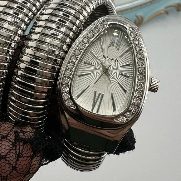 Luxury Serpenti Elegant Silver Wrap Women's Watch - Picture 4 of 11